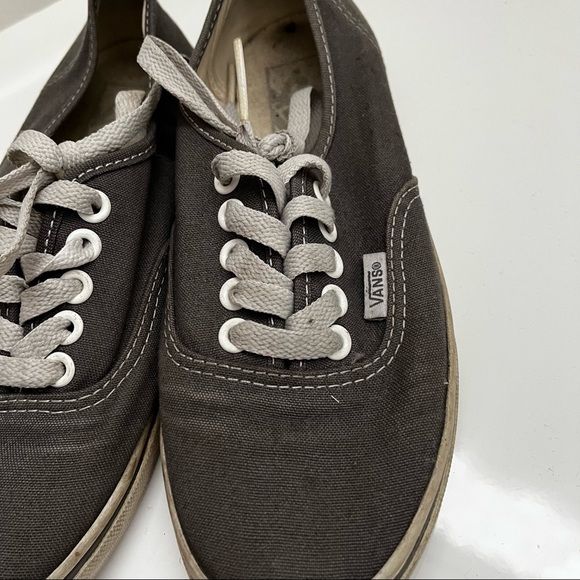 Vans - Picture 10 of 10